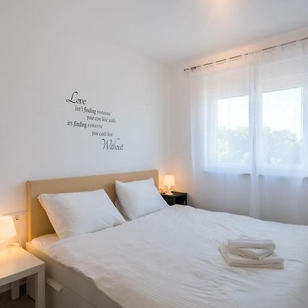 Apartments Residence Romance Pinezici  Luaran gambar