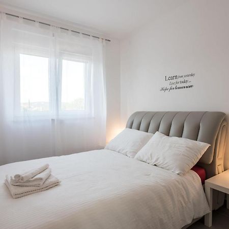 Apartments Residence Romance Pinezici  Luaran gambar