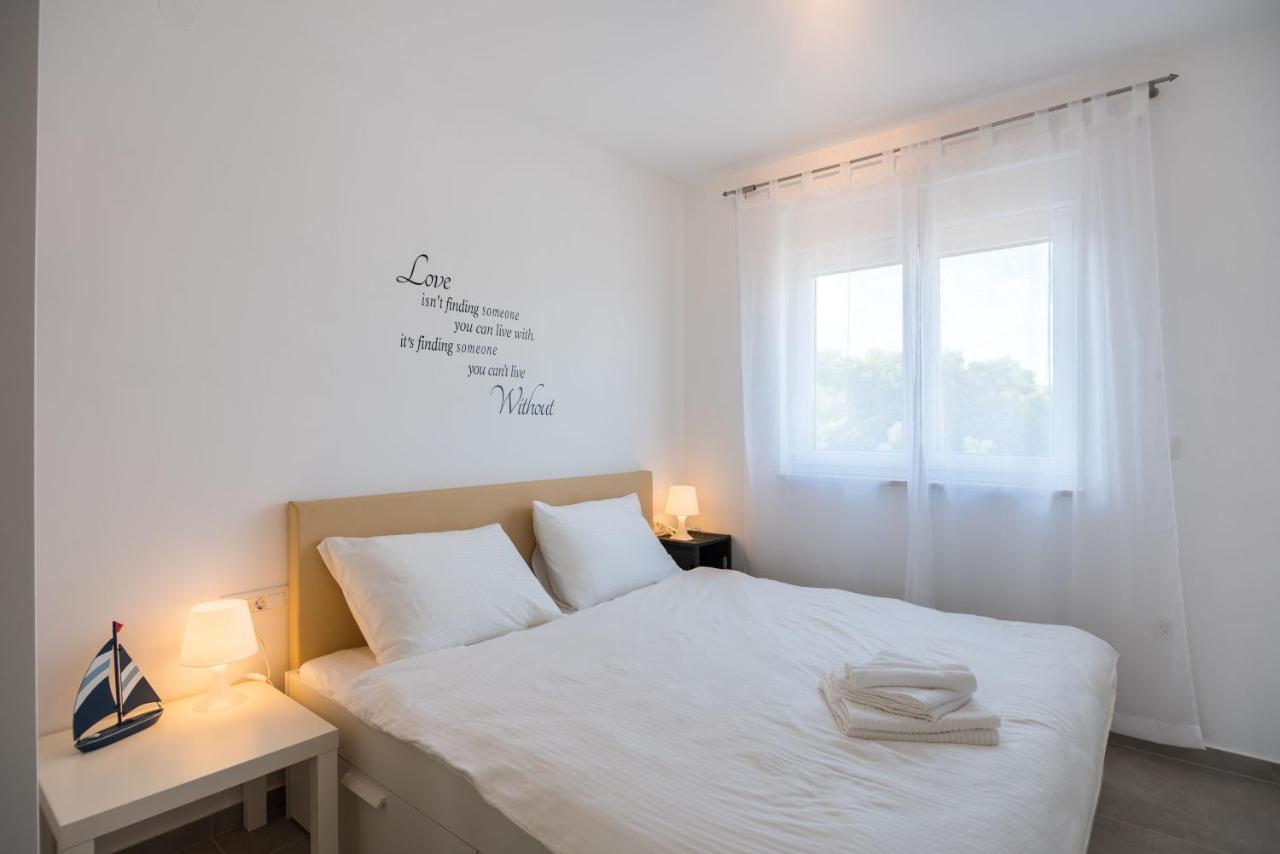 Apartments Residence Romance Pinezici  Luaran gambar